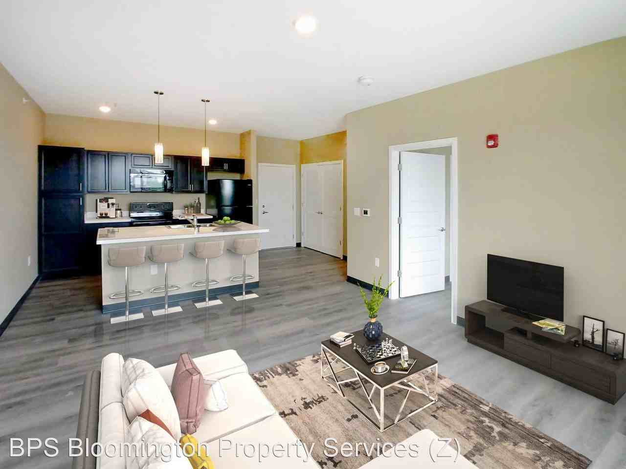 135 W 4th St - Photo 2 of 2