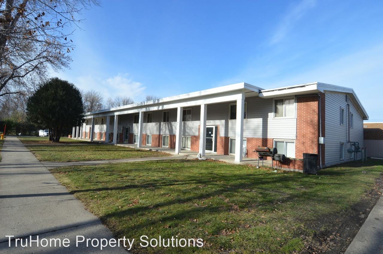 2216 12th Ave N - Photo 2 of 7