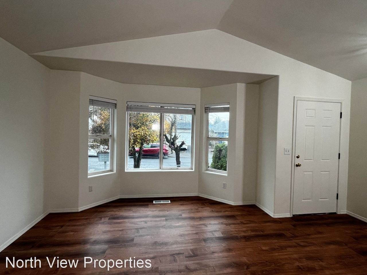2368 Se Kane Ave - Photo 3 of 35