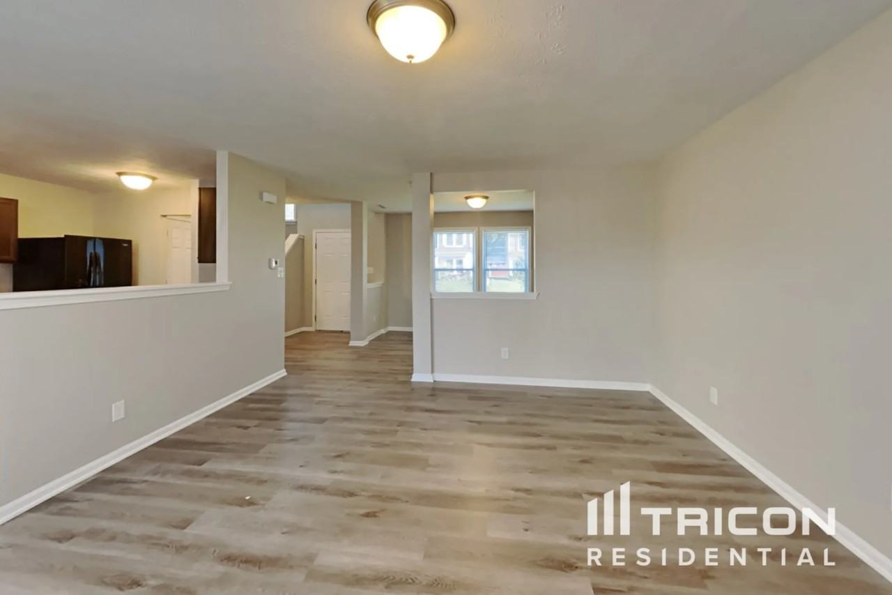 2081 Beacon Ct - Photo 2 of 19