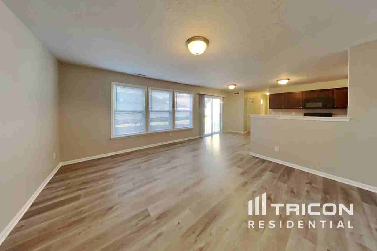 2081 Beacon Ct - Photo 3 of 19