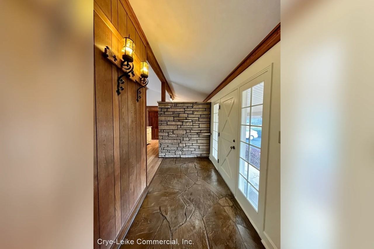 107 Elm St - Photo 3 of 31