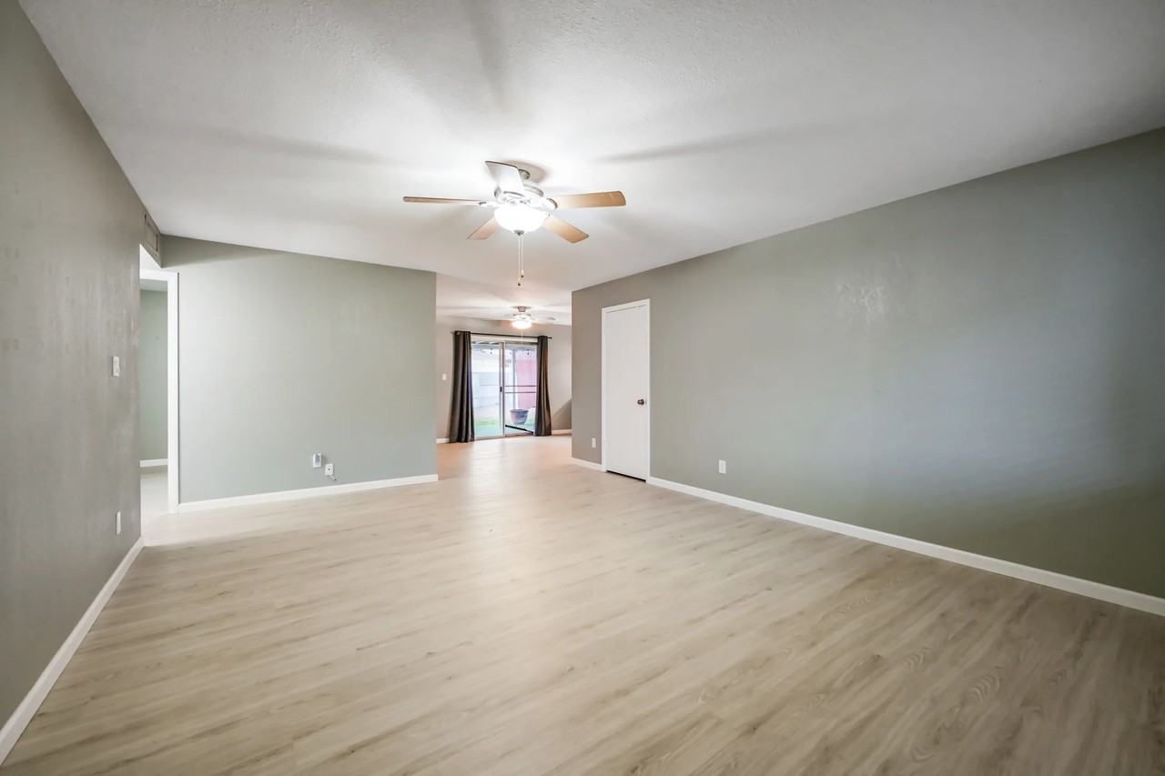 4410 W Cathy Cir - Photo 2 of 23