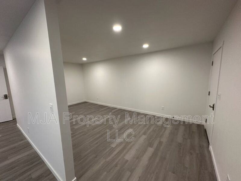 500 E Fort Union Blvd #500B1 - Photo 4 of 25