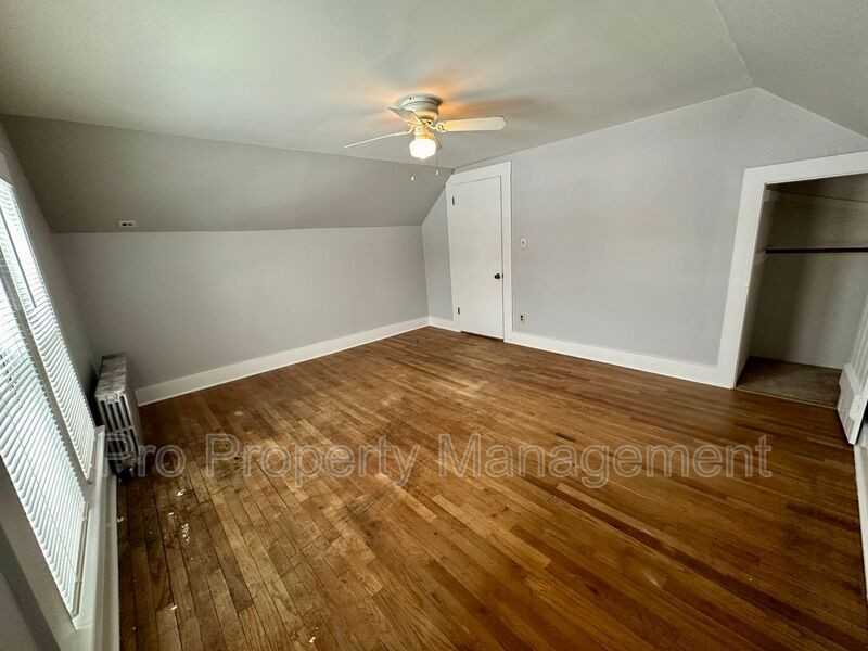 5 Sterling Pl - Photo 3 of 22