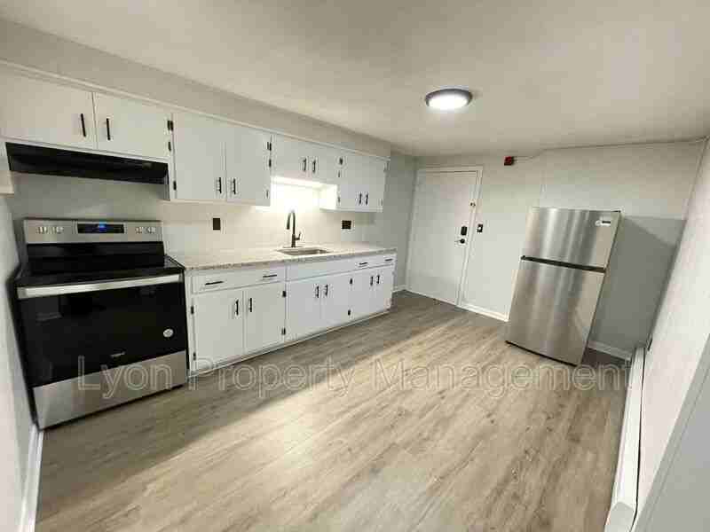 302 Pond St #1A - Photo 2 of 11