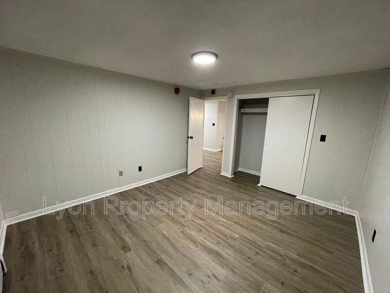 302 Pond St #1A - Photo 4 of 11