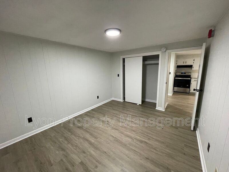 302 Pond St #1A - Photo 5 of 11