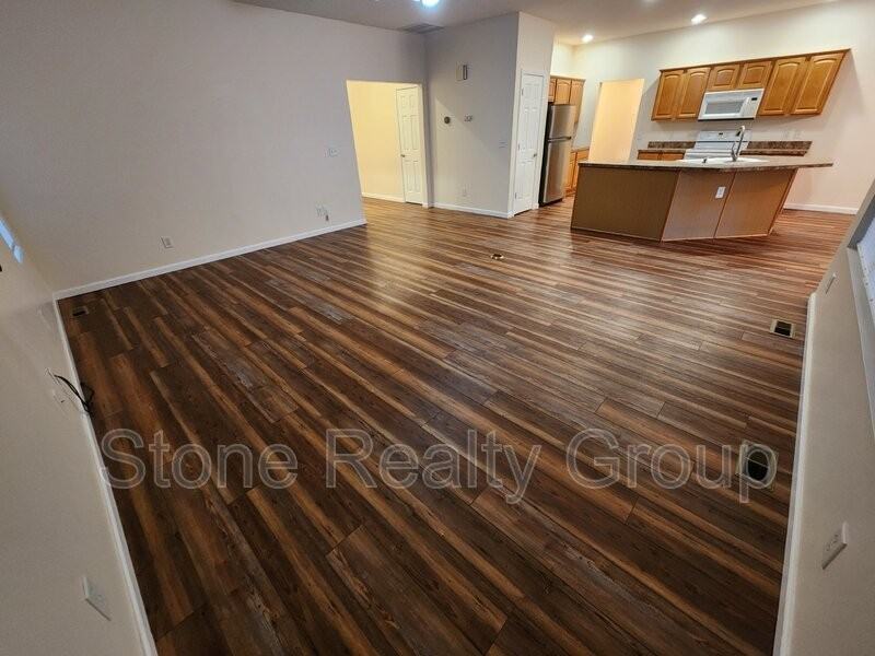 1458 S Birch Grove St - Photo 3 of 15