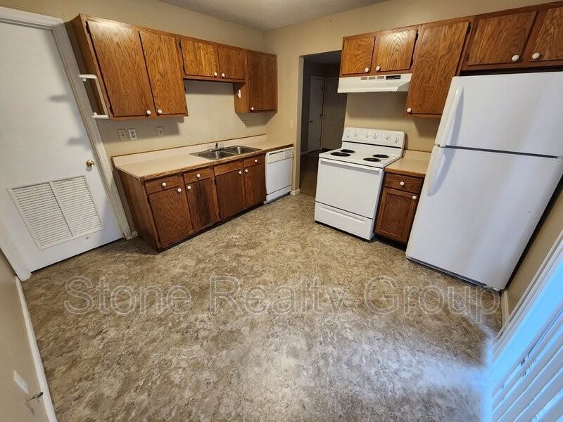 2474 E Clayton Dr - Photo 3 of 7