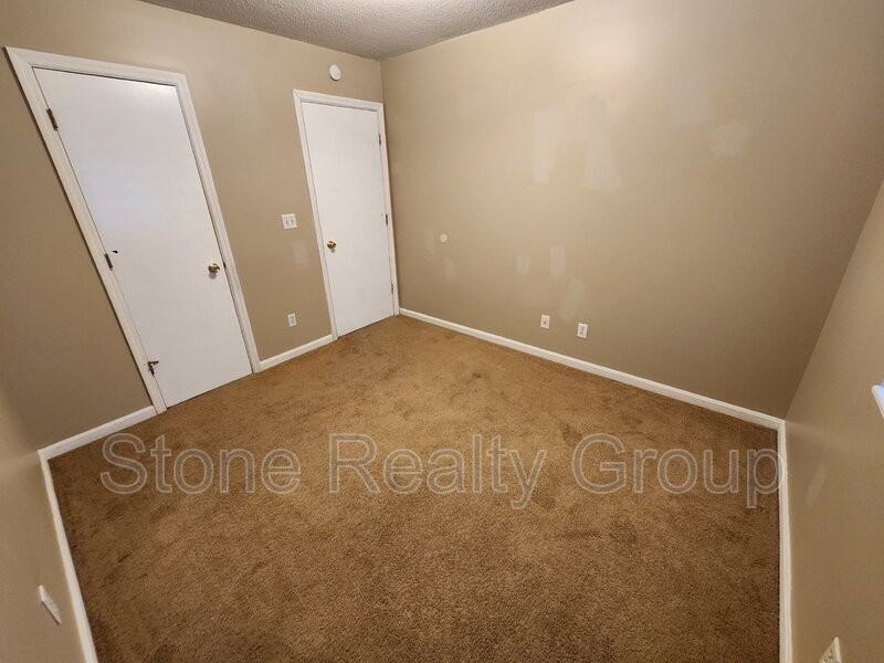 2474 E Clayton Dr - Photo 4 of 8