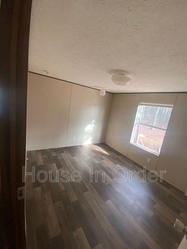 124 Shamrock Park Dr - Photo 5 of 10