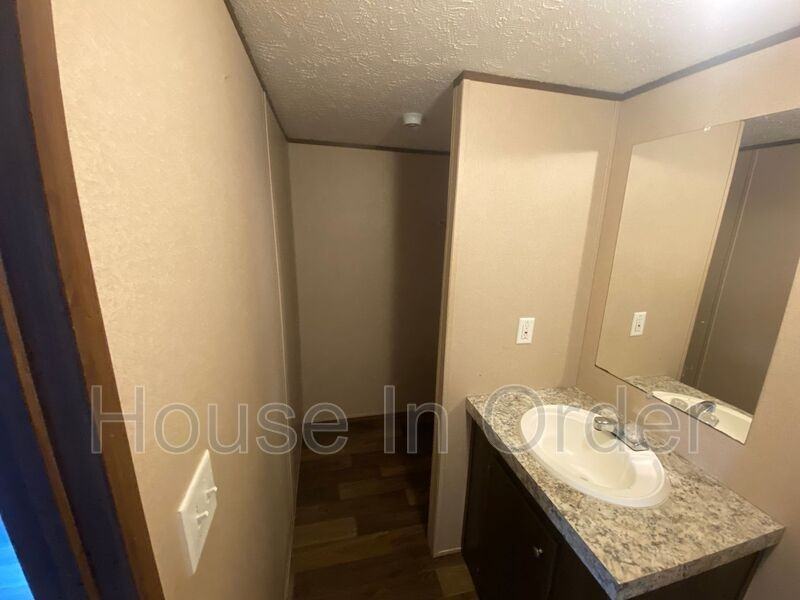 124 Shamrock Park Dr - Photo 6 of 10