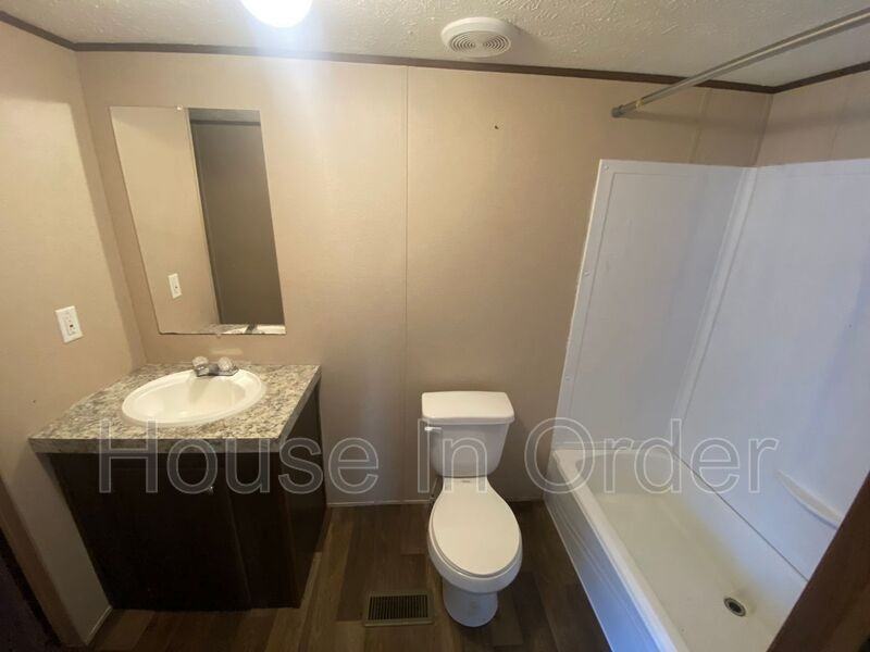 124 Shamrock Park Dr - Photo 7 of 10