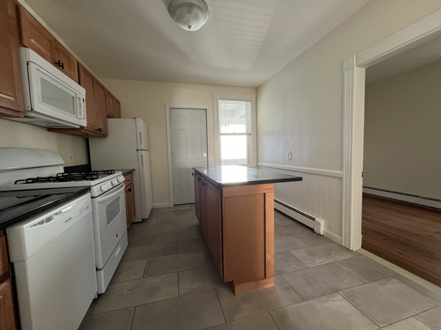 257 Beacon St #1 - Photo 6 of 12