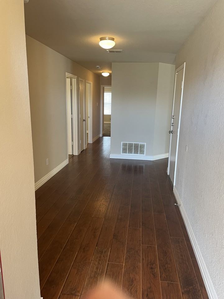 6812 Valley Creek Dr - Photo 3 of 34