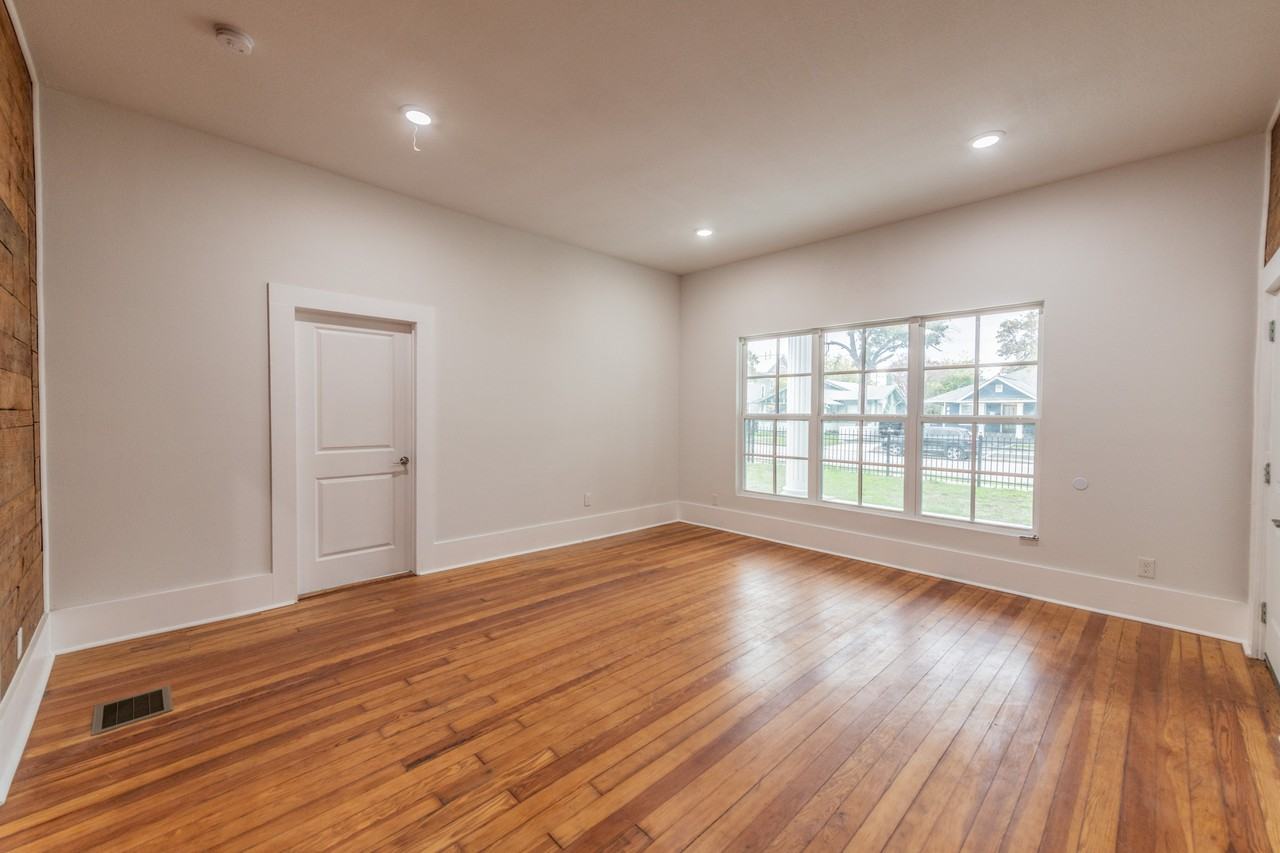 121 E Highland Blvd - Photo 2 of 26