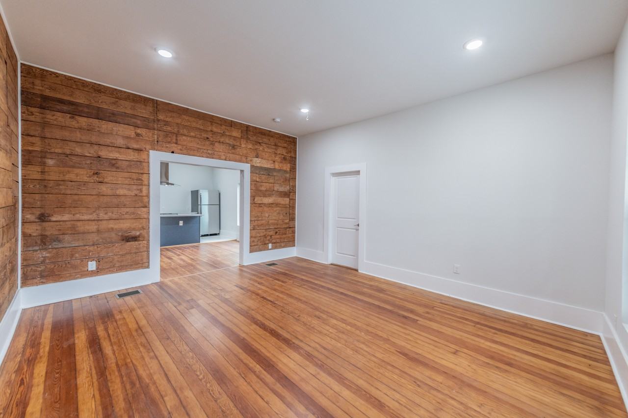 121 E Highland Blvd - Photo 3 of 26