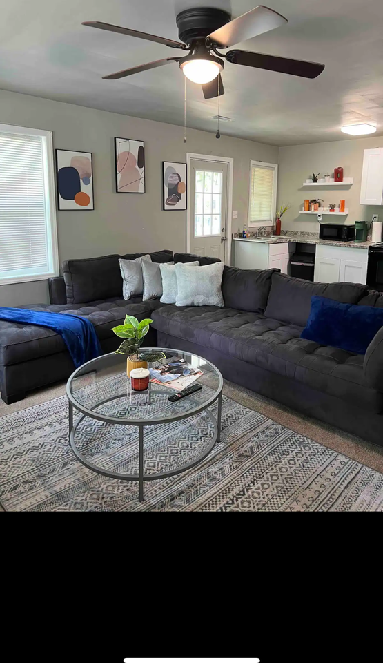 1216 W Horah St - Photo 2 of 12