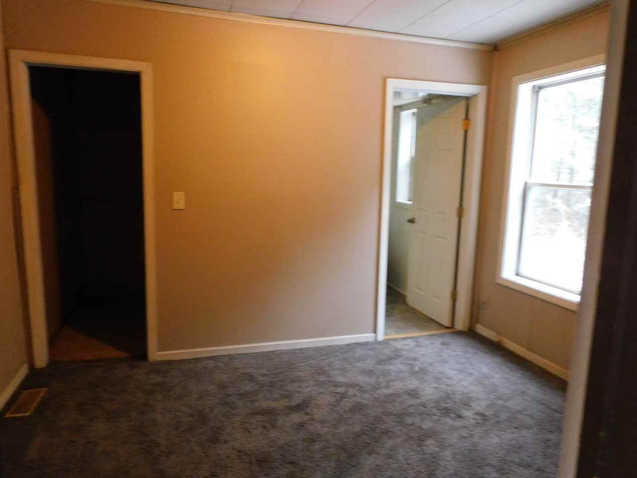 4590 Main St - Photo 3 of 8