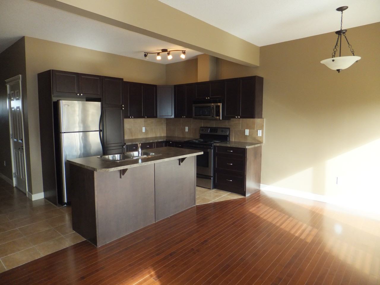 101 Sandstone Estate - Photo 2 of 22