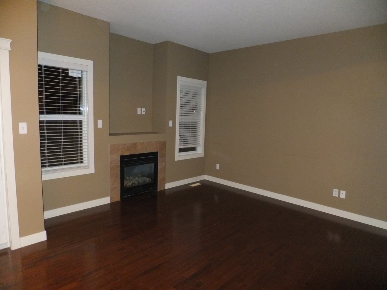 101 Sandstone Estate - Photo 4 of 22