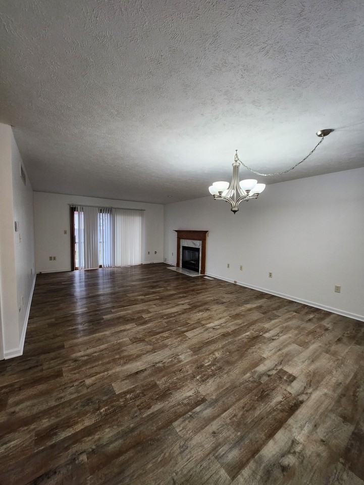 579 W 24th St - Photo 3 of 14