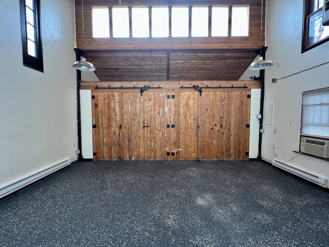 3119 Pioneer Ave - Photo 2 of 5