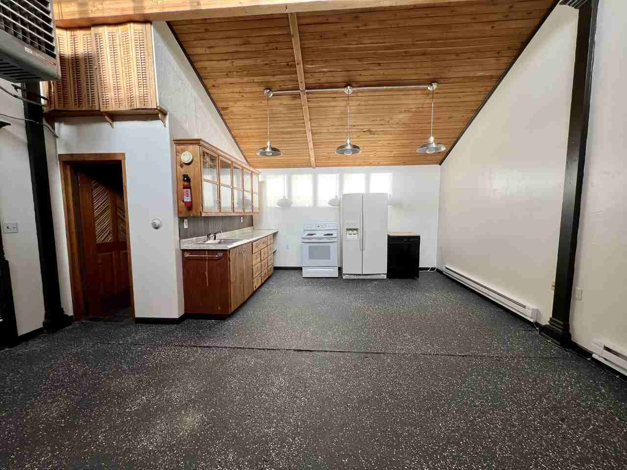 3119 Pioneer Ave - Photo 3 of 5