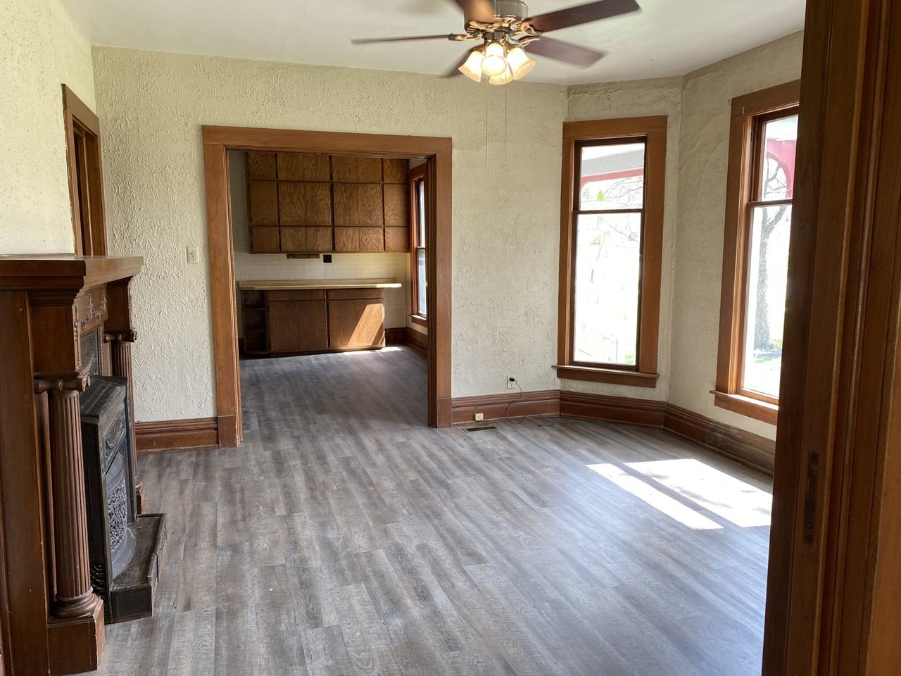 360 College St Sw - Photo 3 of 35