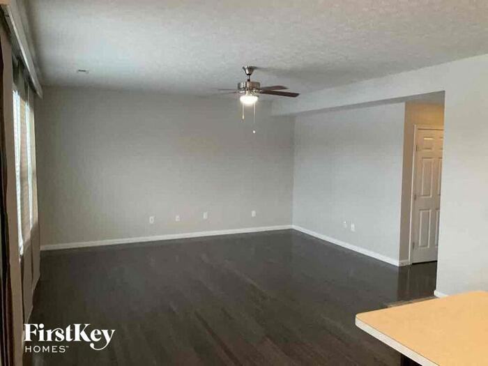 1850 Greentree Meadows Dr - Photo 3 of 11