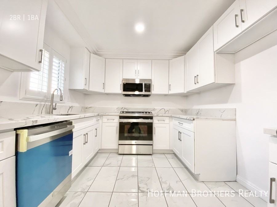 11922 Burbank Blvd #20 - Photo 2 of 13