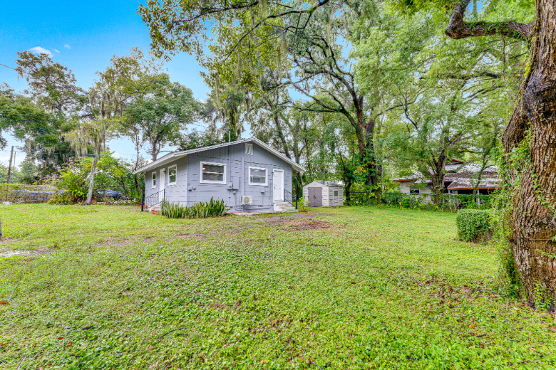 1031 Sycamore St - Photo 2 of 9