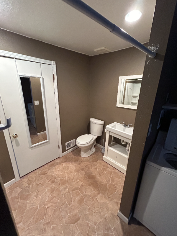 220 Arnold Ave N - Photo 2 of 14