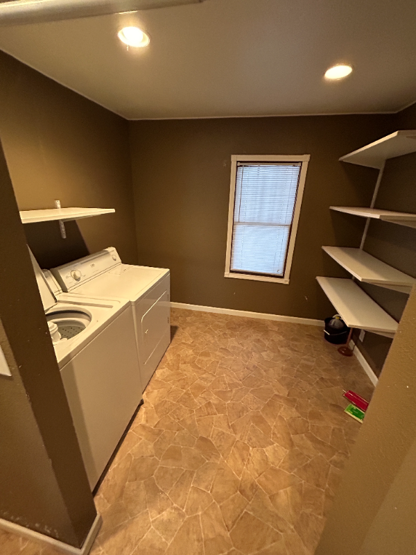 220 Arnold Ave N - Photo 4 of 14