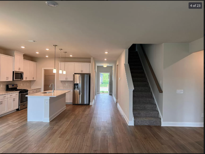 1310 Tulip Ct - Photo 5 of 23