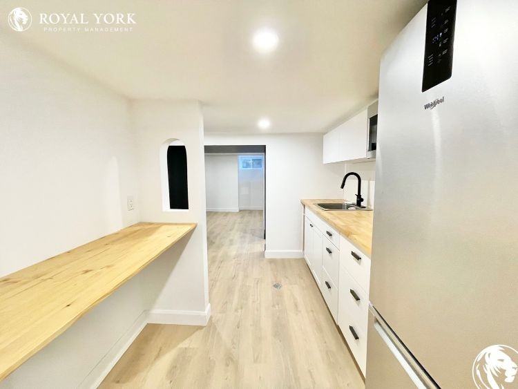 40 Emerald St N #2 - Photo 3 of 18