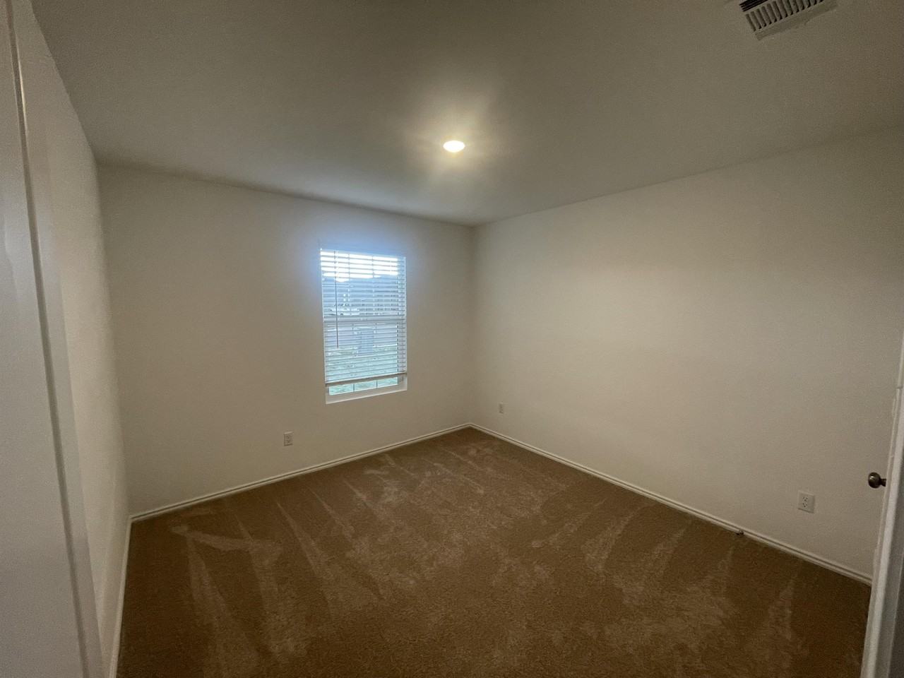 147 Gabbro Gdns #1 - Photo 6 of 12