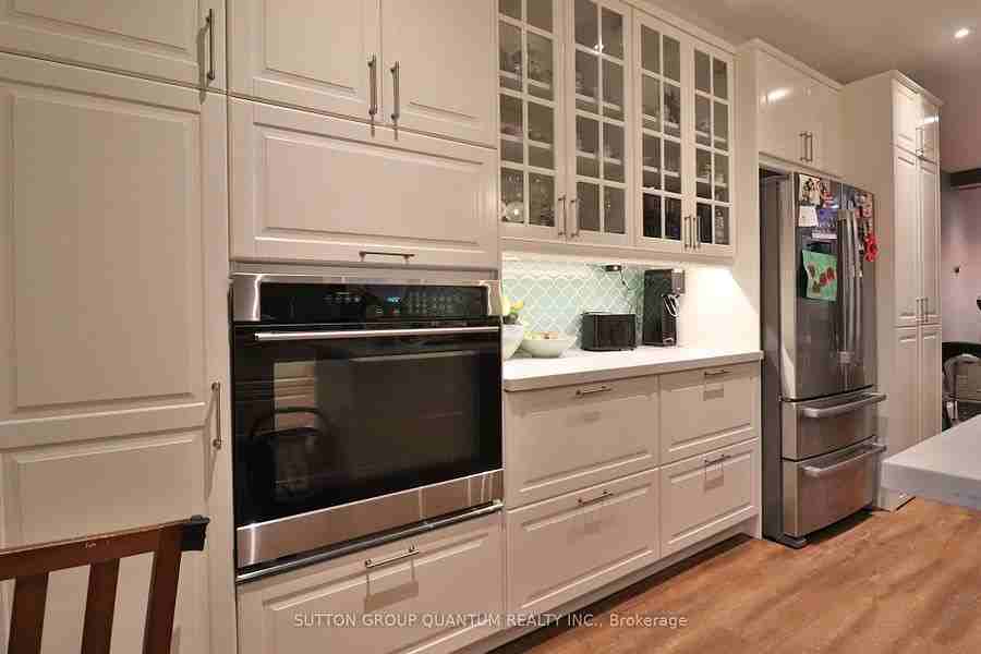 803 Lansdowne Avenue - Photo 2 of 23