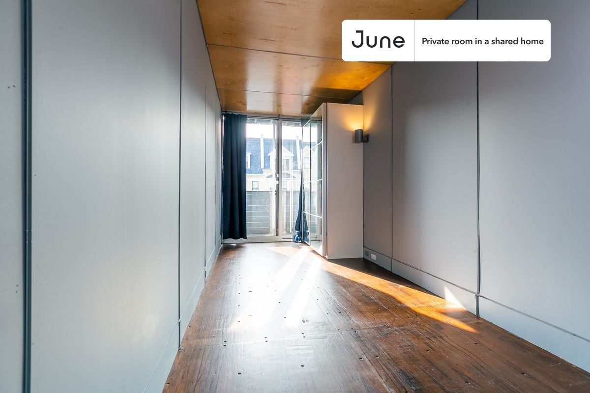 3305 7th St Ne #2E - Photo 2 of 20