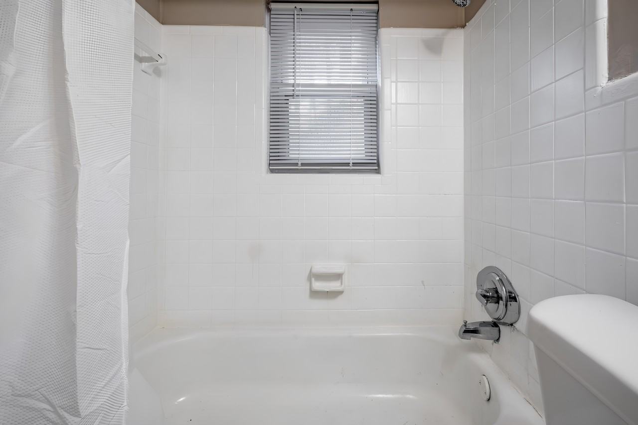 Pineside Dr - Photo 4 of 13