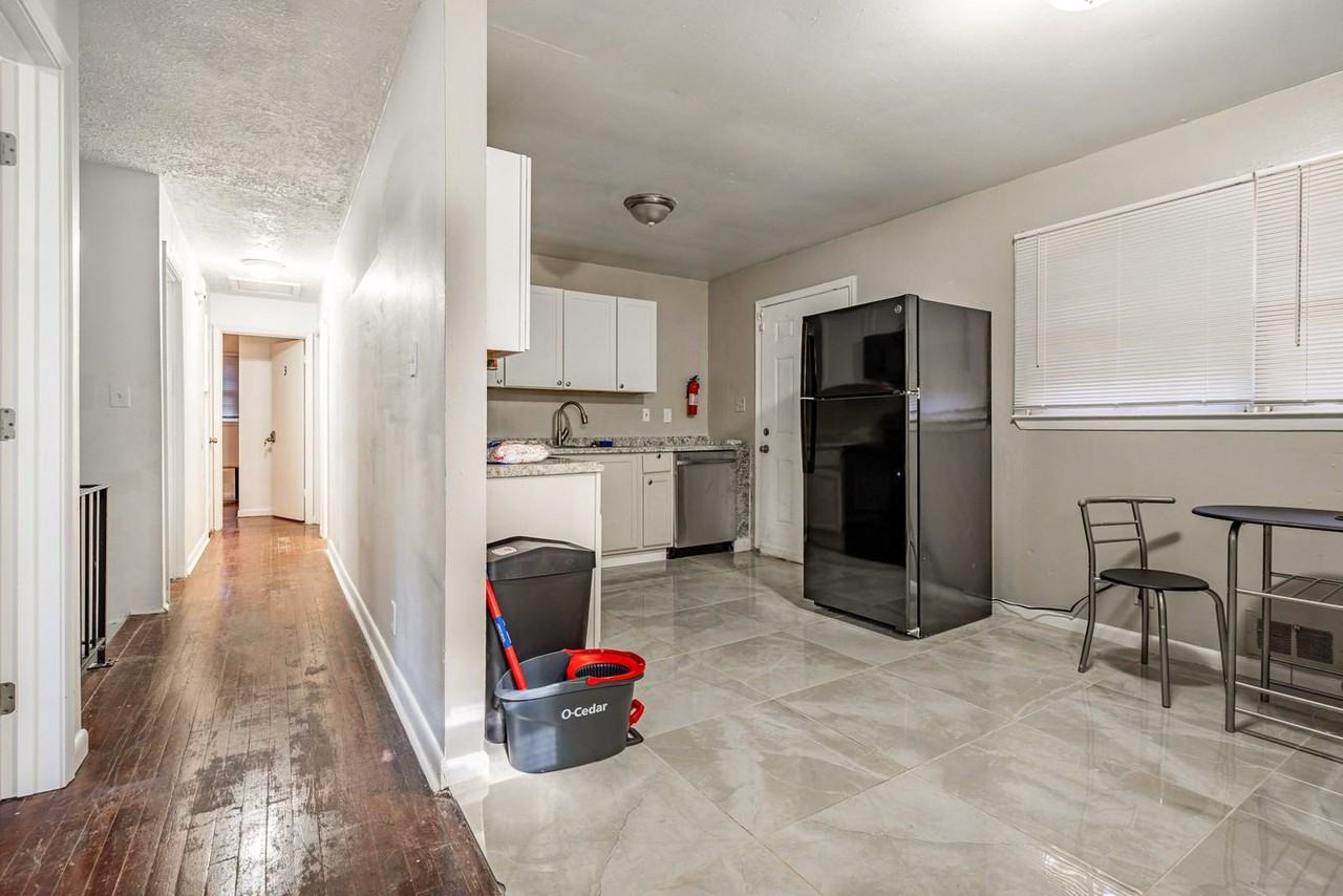 Pineside Dr - Photo 6 of 13