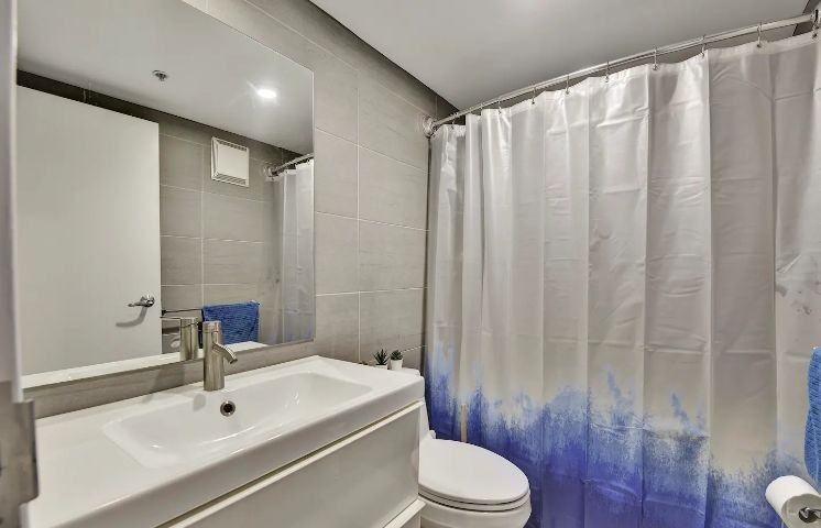 933 Seymour St - Photo 3 of 38