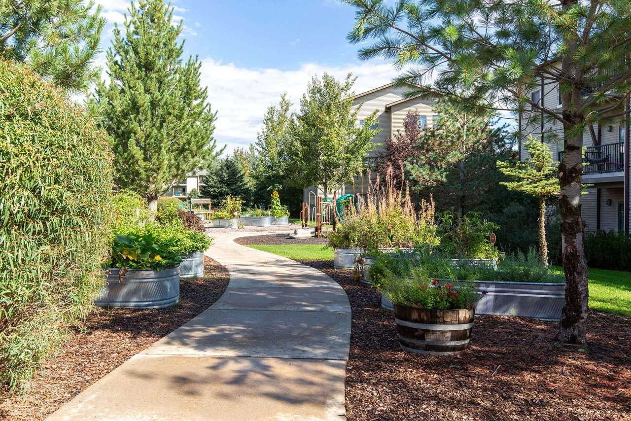 Mullan Reserve Apartments - Photo 6 of 39