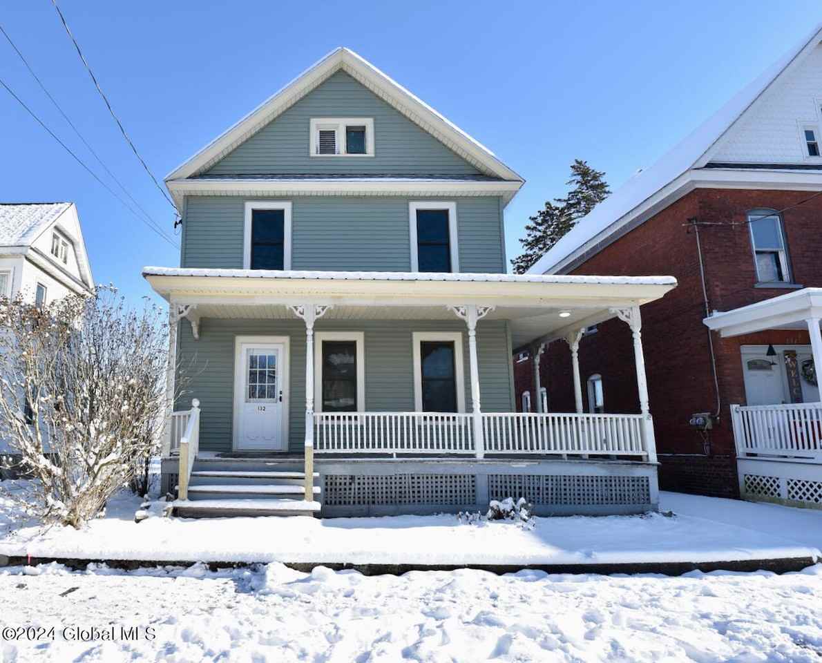 132 S 3rd Ave, Mechanicville, NY 12118 4 Bedroom House for 2,000/month