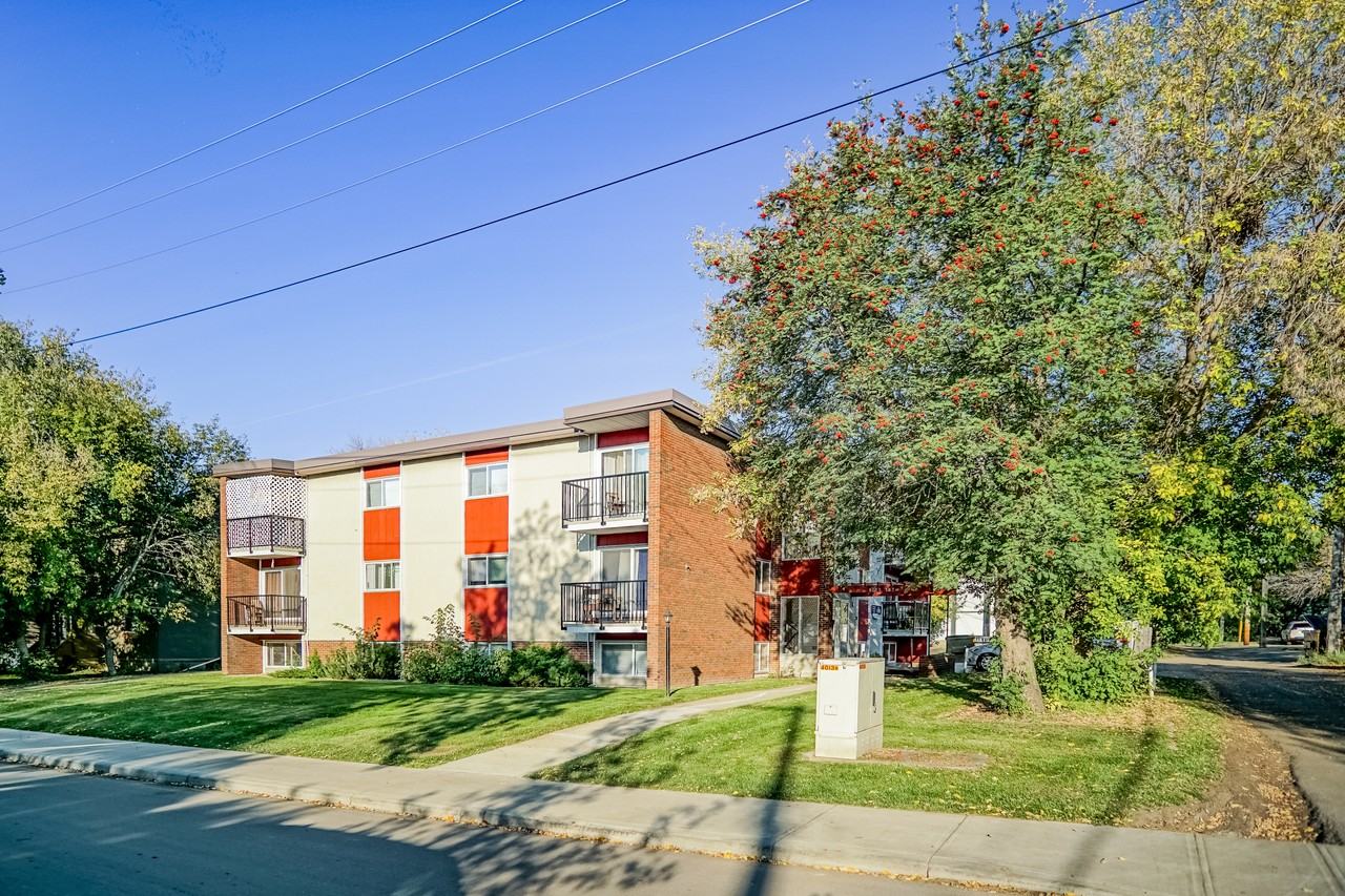 Kingswood Apartments - Photo 2 of 6