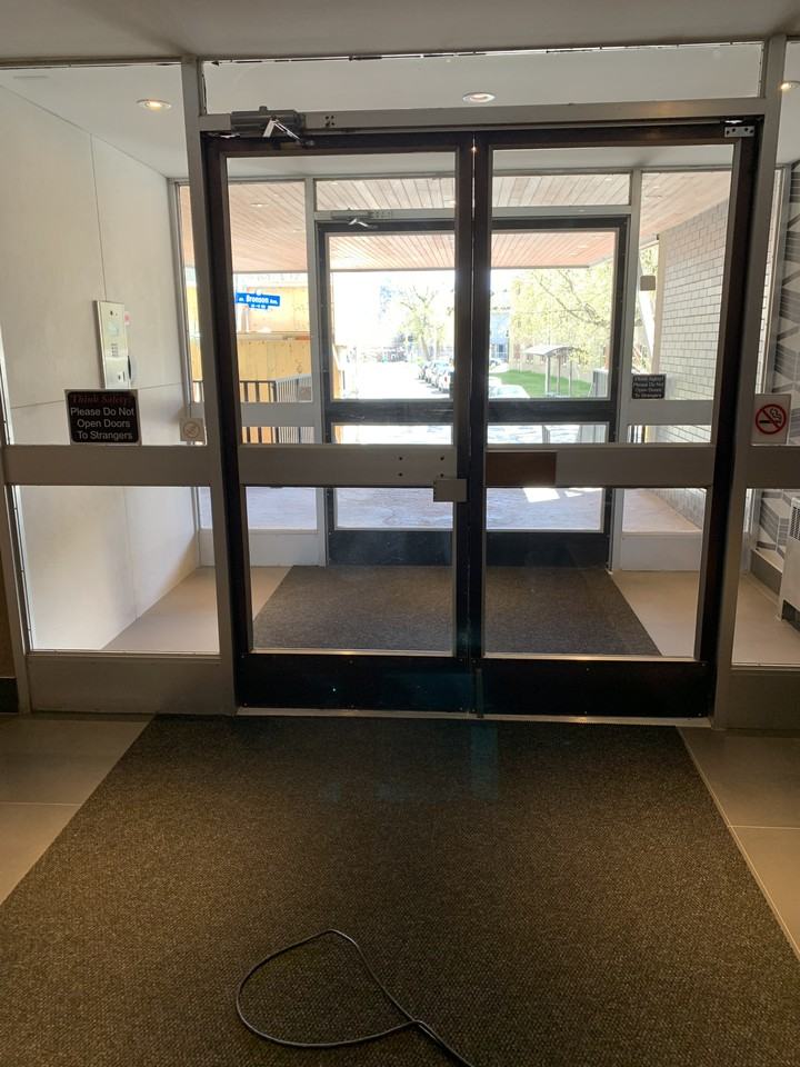 Bronson Ridge Apartments 200 Bronson Ave, Ottawa, ON K1R 6H4 Zumper