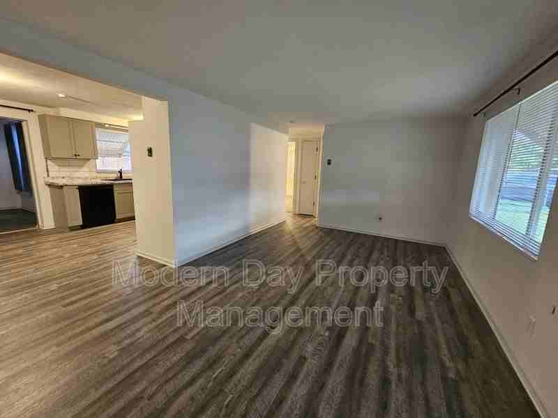 2624 Limewood Dr - Photo 2 of 28