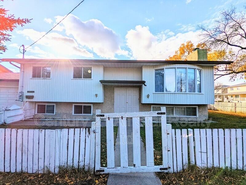 14915 104 Ave Nw - Photo 2 of 22