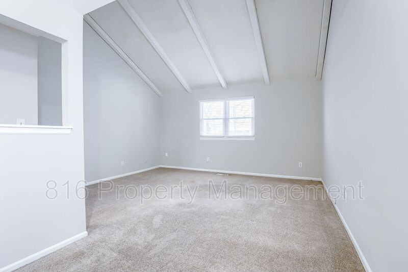 5606 Nw Hillside Dr #5608 - Photo 3 of 23